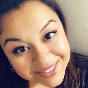 Meet your Posher, Mayra